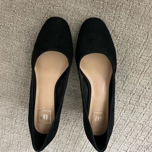 Never worn black heels